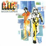 Moon Safari, sorti en 1998, est le premier album du duo de musique électronique français Air. Avec un son rétro seventies mélancolique teinté de sonorités électroniques, l'album suscite un engouement dans les médias. Le duo fait la une des Inrockuptibles et reçoit le soutien de toute la presse spécialisée