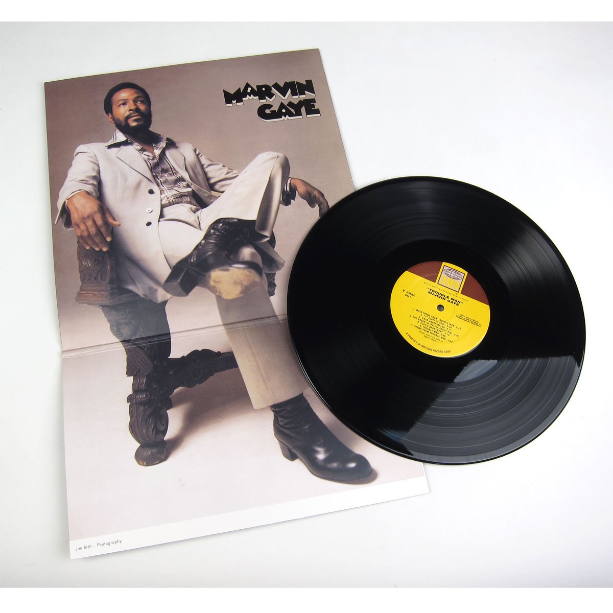 La BO du long métrage Trouble Man en 1972 est la seule que l’artiste américain Marvin Gaye composera dans toute sa carrière, mais elle reste l'une des musiques les plus remarquables des films de blaxploitation, courant culturel social du cinéma américain des années 70. La version vinyle est aujourd'hui rééditée. Ce genre cinématographique avait la caractéristique d’être fabriqué par des artistes noirs. Il mettait en avant des héros noirs pour un public afro-américain. Au début des années 70, ces films privilégiaient l’action, les histoires de détectives, de drogue et de sexe. Le tout sur des bandes-son de grande qualité mêlant soul, funk, et jazz. La BO la plus connue de blaxploitation reste celle du film Shaft, composée par Isaac Hayes en 1971.