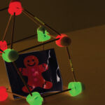 Le guitariste au son et au jeu reconnaissable entre mille, qui a joué aussi bien avec Tom Waits et Marianne Faithfull, que John Zorn, Alain Bashung et Diana Krall, revient avec son trio Ceramic Dog.