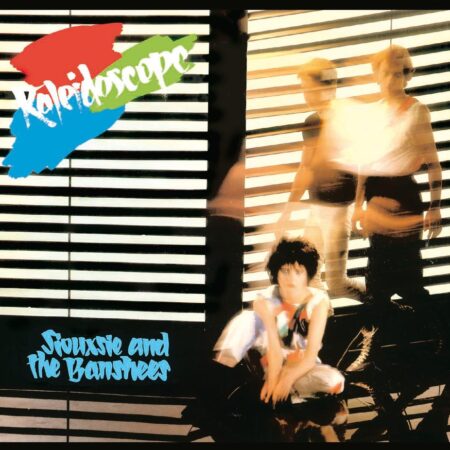 Sorti en 1980, "Kaléidoscope" marque un tournant déterminant dans la carrière de Siouxsie. Les arrivées de John Mc Geoch (ex guitariste de Magazine) et de Budgie (ex batteur des Slits) vont littéralement révolutionner l’approche musical du groupe. Les influences pop se frottent aux élans post-Punk qui caractérisaient le son des Banshees. 'Happy House' et 'Christine' vont permettre à cet album de tutoyer les sommets et imposer définitivement Siouxsie comme une des pierres angulaires du post-Punk.