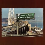 Back To Oakland est le quatrième album du groupe Tower of Power, originaire de la baie de San Francisco, sorti au printemps 1974. Après leur disque d'or éponyme, Tower of Power a sorti un album encore meilleur (selon de nombreux critiques). Ce disque proposait des morceaux plus durs, plus funky et mieux produits, une voix plus affirmée de Lenny Williams (plus à l'aise en tant que chanteur principal), une excellente ballade dans « Time Will Tell » et un tempo entraînant dans « Don't Change Horses (In the Middle of a Stream) ». La section cuivres de Tower of Power a confirmé sa réputation dans les cercles soul et pop. Back To Oakland a été élu par le magazine Modern Drummer comme l'un des enregistrements les plus importants à écouter pour les batteurs. Vinyle audiophile 180 grammes.