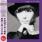 SORTIE LE 23.10.2026 Wewantsounds poursuit son programme de rééditions consacré à Brigitte Fontaine avec Comme à la Radio, paru en 1970 sur le mythique label Saravah de Pierre Barouh. L’album mêle la prose unique de Brigitte Fontaine avec les compositions minimalistes d’Areski Belkacem et les improvisations de l’Art Ensemble of Chicago et de Wadada Leo Smith. Cette édition comprend également un livret bilingue de 24 pages avec de rares photographies d’archives