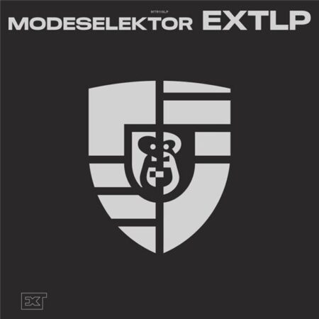 En avril dernier, Modeselektor a sorti Extended, une mixtape entièrement composée de leurs propres morceaux. Le duo berlinois présente désormais son nouvel album EXTLP, qui comprend 15 versions complètes de morceaux sélectionnés dans la mixtape. EXTLP est très ancré dans les sonorités de la rave, mais il y a beaucoup plus dans cette aventure que de la techno et du breakbeats. À travers ses 15 pistes, Modeselektor vagabonde entre distorsions mutantes, des méditations dub, synth-pop nocturne et plus encore. EXTLP est accompagné d'une pléiade d'invités, dont le chanteur dub vétéran Paul St. Hilaire, la rappeuse britannique Flohio, la pionnière de l'avant-pop Catnapp et le légendaire leader de Einstürzende Neubauten : Blixa Bargeld. Arrivant dans la foulée de la mixtape Extended - et des trois EP qui l'ont immédiatement suivie - EXTLP est la pièce finale de ce qui pourrait être la période la plus prolifique de toute la carrière de Modeselektor.