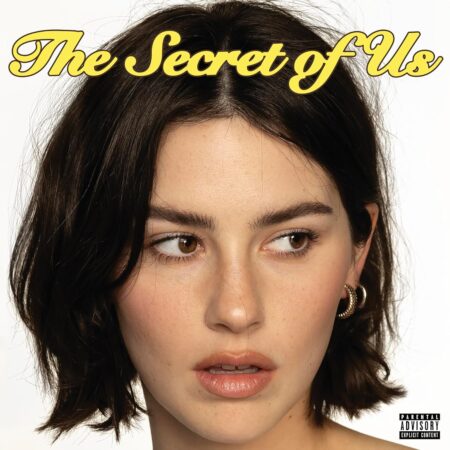 Gracie Abrams revient avec son deuxième album, "The Secret of Us", produit par Interscope Records. Il s'agit de l'œuvre la plus vaste de Gracie, tant sur le plan sonore que narratif. Après le succès de son premier album "Good Riddance", Gracie nous montre tout ce qu'elle a accompli en un an.