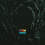 Sorti en 1990 en édition limitée au Japon, aux Etats-Unis et au Royaume-Uni, avec des maquettes de Lush, des titres de leur Mini-LP (1989) et les EPs Sweetness et Light (1990) avec deux titres bonus (Hey Hey Helen et une version remixée de Scarlet), ‘Gala’ est classifié par Pitchfork comme 8e meilleur album de Shoegaze de tous les temps. 4AD represse l’opus pour première fois depuis les années 1990 avec la pochette originale signée V23.