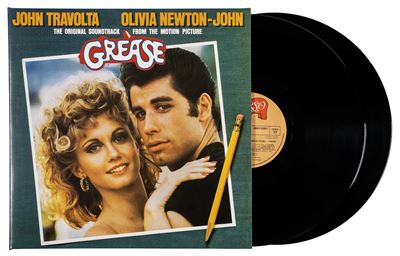 Sorti en 1978 pour accompagner ce qui restera comme un monument dans l’histoire du film musical, 'Grease' reste à ce jour un classique du genre qui aura vu l’émergence de talents tels qu’Olivia Newton-John ou John Travolta. Cette réédition en double vinyle rend hommage à ce chef d’œuvre et permettra aux nostalgiques de cette époque de renouer avec l’esprit du film. Chants et chorégraphies millimétrées vont permettre au film et à ses 2 stars en herbe, d’asseoir le succès de cette comédie musicale
