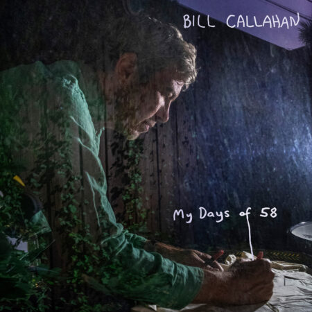 My Days of 58 est le huitième album de Bill Callahan, le premier depuis 2022. Les douze titres qui le composent révèlent une profondeur d'expression insoupçonnée, Bill continuant de tracer une voie parmi les plus originales de la scène musicale actuelle, tant au niveau de l'écriture que de l'interprétation. Avec My Days of 58, il insuffle à l'enregistrement studio l'énergie vibrante de ses concerts, affinant ainsi ses portraits intimistes avec une intensité inédite. Les musiciens principaux présents sur My Days of 58 sont les mêmes que ceux qui ont tourné pour l'album REALITY en 2022 : le guitariste Matt Kinsey, le saxophoniste Dustin Laurenzi et le batteur Jim White, dont la synergie était déjà manifeste lors de l'album live Resuscitate! en 2024. Cela a prouvé à Bill, comme il le dit lui-même, « qu'ils étaient capables de relever tous les défis », ajoutant : « L'improvisation, l'imprévisibilité, l'inconnu, voilà ce qui me motive à continuer à faire de la musique. Tout repose sur l'écoute de soi et des autres. Les meilleurs moments d'un enregistrement sont souvent les erreurs : les transformer en atouts, les utiliser comme tremplin vers quelque chose d'humain. » Dans cet esprit, Bill a préparé les morceaux séparément avec chaque musicien. S'inspirant du compositeur, fan et ami Jerry DeCicca, il a enregistré les pistes de base de tous les morceaux, sauf un, en duo avec Jim White. Parallèlement, il répétait avec Matt, guitare contre guitare, tout en demandant à Dustin de réaliser les arrangements de cuivres pour quelques chansons. Pour plus de spontanéité et de chaleur humaine, Bill a fait appel à plusieurs autres musiciens : Richard Bowden au violon, qu'il avait vu jouer avec Terry Allen et qu'il adorait ; le pianiste Pat Thrasher ; le bassiste Chris Vreeland ; et le tromboniste Mike St. Clair et le guitariste pedal steel Bill McCullough, qu'il connaissait grâce à Knife in the Water. 1. Why Do Men Sing 2. The Man I’m Supposed to Be 3. Pathol O.G. 4. Stepping Out For Air 5. Lonely City 6. Empathy 7. West Texas 8. Computer 9. Lake Winnebago 10. Highway Born 11. And Dream Land 12. The World is Still