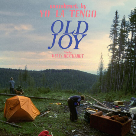 Pour la première fois sur vinyle, la bande son discrète et solitaire de Yo La Tengo pour le film classique Old Joy de Kelly Reichardt. Enregistré en un après-midi dans le studio de Yo La Tengo, Old Joy est une dérive, un voyage improvisé, né d’une amitié de plusieurs années entre le groupe et la réalisatrice du film.