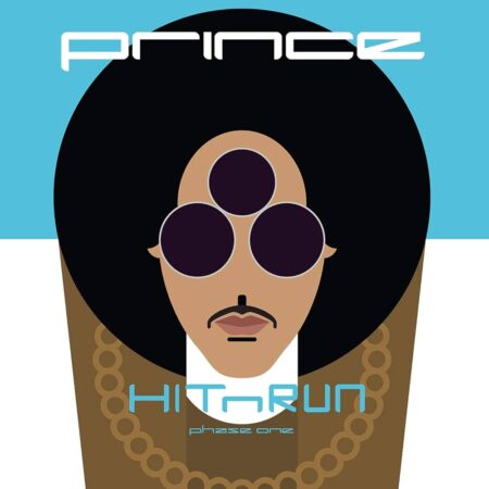 Célébrez les 10 ans de l’avant-dernier album studio de Prince, sorti en 2015 et désormais disponible en CD et Vinyl. Véritable témoignage de son esprit novateur, cet opus rassemble des titres phares comme « Stare », « This Could Be Us » et « FALLINLOVE2NITE ». L’album bénéficie de collaborations prestigieuses avec les membres de 3RDEYEGIRL (Hannah Ford-Welton, Donna Grantis, Ida Nielsen), Judith Hill, Rita Ora et le duo rap Curly Fryz, tout en restant avant tout le fruit d’une étroite collaboration entre Prince et Joshua Welton, co-producteur du projet.
