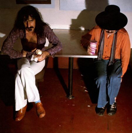 La collaboration entre Frank Zappa et Captain Beefheart en mai 1975, a donné naissance à de nouvelles compositions, à une tournée, et enfin à un album culte. Bongo Fury est un album principalement composé d'enregistrements live réalisés à l'Armadillo Headquarters à Austin, et de quelques enregistrements studio réalisés à Los Angeles. Mastering analogique sur vinyle 180 grammes par Bernie Grundman.