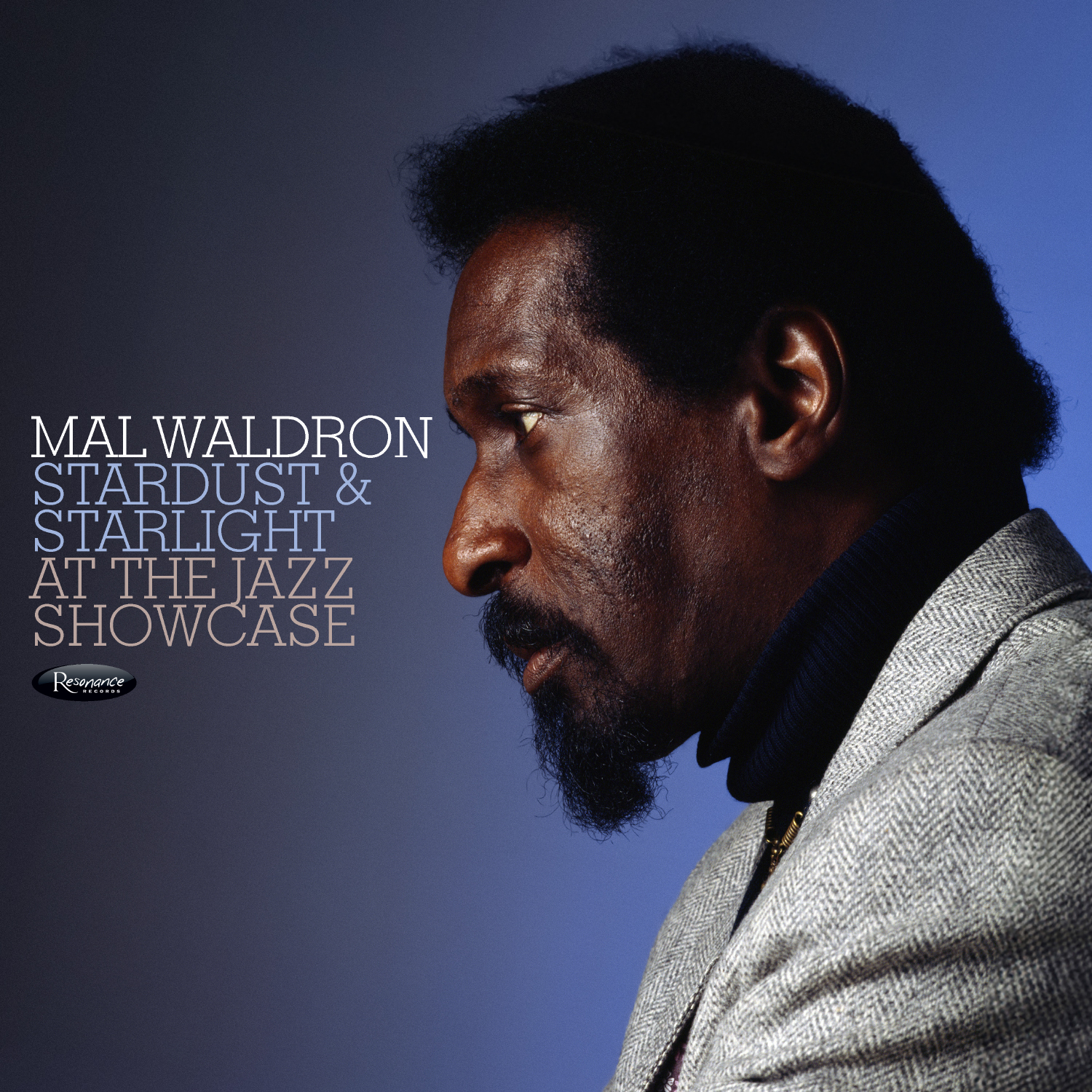 Stardust & Starlight: At the Jazz Showcase est un enregistrement inédit du pianiste légendaire Mal Waldron, capté en live au Jazz Showcase de Chicago en 1979, avec Steve Rodby (Pat Metheny Group), Wilbur Campbell et le saxophoniste invité Sonny Stitt. Édition limitée : double vinyle 180 g, masterisé à partir des bandes originales par Matthew Lutthans (The Mastering Lab) et pressé chez Le Vinylist (Québec). Le coffret inclut des notes inédites, interviews et témoignages d’artistes inspirés par Mal Waldron.