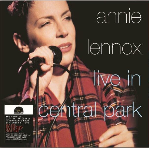 Première publication complète et première édition vinyle du concert intégral du 8 septembre 1995. Annie Lennox y interprète ses succès issus de Diva et Medusa, ainsi que des classiques d’Eurythmics, portée par l’énergie du public. Découpé à partir des bandes produites par Stephen Lipson (également bassiste sur scène), le concert montre l’artiste à l’apogée de sa puissance vocale.
