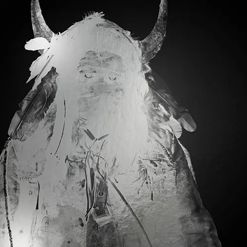 Disponible pour la première fois en vinyle, Weapon of Choice est une version antérieure de l'album Choice of Weapon de The Cult, produite par Chris Goss avant l'arrivée de Bob Rock pour finaliser l'album. Pressée sur vinyle argenté à effet miroir pour le Disquaire Day 2026. Considérée par les fans comme la préquelle de Choice of Weapon, cette compilation se suffit à elle-même : plus directe, plus brute, elle offre un aperçu rare du processus créatif de The Cult à un moment charnière. Des titres comme « Supreme » (une première version de « Honey From a Knife »), « The Bones » (précurseur de « For the Animals ») et « Gibraltar » (la base de « The Wolf ») témoignent du retour du groupe à son style lourd et atmosphérique caractéristique, tout en explorant de nouveaux horizons.