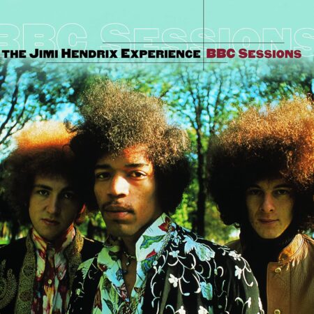 Plongez au cœur de la légende Jimi Hendrix avec l’édition vinyle des BBC Sessions . Redécouvrez l’énergie brute, la virtuosité sans limite et l’audace créative qui ont façonné l’icône du rock. Entre 1967 et 1969, Hendrix a offert à la BBC quelques-unes de ses performances les plus explosives, spontanées et intimes : versions survoltées de ses titres cultes, reprises surprenantes et arrangements rares spécialement imaginés pour ces sessions mythiques