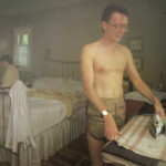 SORTIE LE 10.04.2026 L'album Equus Asinus, sorti le 19 mars 2025, marque une étape importante dans la discographie de Men I Trust. Il s'agit du premier volet d'un double projet ambitieux, complété peu après par son pendant, Equus Caballus.