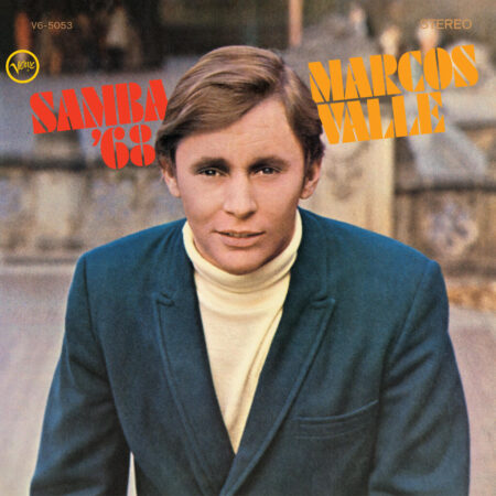 Samba ’68, sorti chez Verve en 1968, a permis au chanteur, compositeur et multi-instrumentiste brésilien Marcos Valle de se faire connaître auprès d’un public international plus large. Associant des rythmes brésiliens à une orchestration américaine contemporaine, l’album comprend des versions en anglais de compositions co-écrites par Valle comme ‘So Nice (Summer Samba)’, ‘Chup Chup, I Got Away’ et ‘Safely In Your Arms’. Édition masterisée à partir de bandes analogiques, pressée sur vinyle 180g.