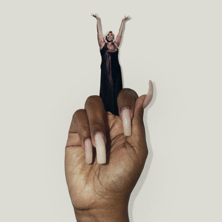 Après des premiers titres sortis en 2025 présentant sa nouvelle era, Lizzo signe son retour officiel avec un nouvel album intitulé “BITCH”. La chanteuse et musicienne aux 12 milliards de streams, portés par les hits '2 Be Loved', 'Good As Hell' ou 'Juice', revient sur le devant de la scène après le succès retentissant de son précédent opus. Emmené par le tube planétaire "About Damn Time" (Grammy de l'enregistrement de l'année), celui-ci l'avait définitivement consacrée comme la figure internationale de la musique.