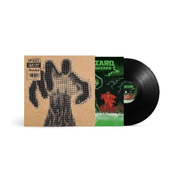 Redécouvrez toute la démesure et le génie de King Gizzard & The Lizard Wizard à travers la réédition de cet album culte. Un voyage sonore unique où rock psyché, énergie brute et expérimentations sans limites s’entrechoquent. Ce vinyle incontournable capture l’essence d’un groupe devenu légendaire : imprévisible, novateur et terriblement addictif.