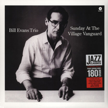 Bill Evans (piano), Scott Lafaro (bass), Paul Motian (drums) Enregistrement live au Village Vanguard à New York le 25 juin 1961. Cet album est issu des derniers enregistrements du mythique trio Bill Evans, Scott LaFaro et Paul Motian. Ce trio, qui a mis en place son jeu lors de sessions à Basin Street East, a révolutionné l'histoire du trio jazz. Dans ce groupe, les trois partenaires, rompant avec la tradition où contrebassiste et batteur se cantonnaient à un rôle d'accompagnement, se livrent à une véritable « improvisation à trois ». Il y a une synergie, une interaction (« interplay ») presque télépathique et une liberté constante entre les trois musiciens. Ces enregistrements du Village Vanguard sont probablement ceux où cet « interplay » entre les trois homme est arrivé à son plus haut point. Le jeu de Bill Evans est ici riche de couleurs harmoniques influencées par sa connaissance de la musique classique et de lignes mélodiques pleines de risques rythmiques, notamment sur Solar. On entend rarement Scott LaFaro jouer de la « walking bass », traditionnelle dans un trio piano/basse/batterie. Au contraire, ses improvisations sont virtuoses, pleines d'énergie, imaginatives et inventives3. Paul Motian peut être considéré comme le centre autour duquel LaFaro et Evans gravitent et prennent toutes les libertés possibles. Son jeu, tout en sobriété, finesse et subtilité, permet à LaFaro et Evans de prendre toutes les libertés possibles et à dialoguer. A 1. Gloria's Step 2. My Man's Gone Now 3. Solar B 1. Alice In Wonderland 2. All Of You 3. Jade Visions (Take 2) 4. Jade Visions (Take 1)