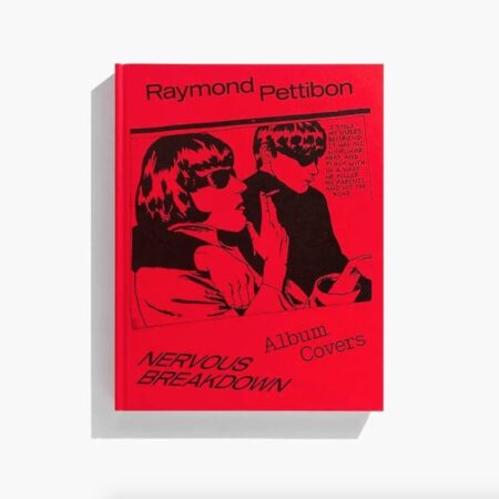 Le recueil définitif des pochettes d’albums de Raymond Pettibon, qui réunit art et musique dans une histoire visuelle puissante. Présentant des œuvres réalisées pour Black Flag, Sonic Youth, les Foo Fighters, Iggy Pop, Lana Del Rey et bien d’autres, cet ouvrage retrace l’influence audacieuse de l’artiste sur la culture alternative de la fin des années 1970 à nos jours.