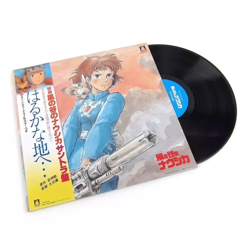 Retrouvez le classique de Hayao Miyazaki, Nausicaä de la Vallée du Vent, dans cette bande originale officielle au format vinyle, composée et arrangée par Joe Hisaishi ! Edition officielle Studio Ghibli Records.