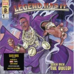 Slick Rick — VICTORY (Édition variante Marvel) Illustration de Kagan McLeod Avec *VICTORY*, Slick Rick est au sommet de son art : incisif, élégant et imposant avec une aisance naturelle. Cette édition variante exclusive, née de la collaboration entre Marvel et Legend Has It..., donne vie à cette aura grâce à une pochette illustrée par Kagan McLeod.