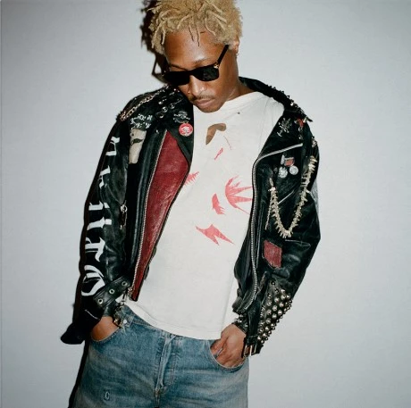Certifié Diamond et trois fois GRAMMY® , le rappeur primé Future poursuit sa carrière sans précédent avec la sortie de son album très attendu « The Real Me »