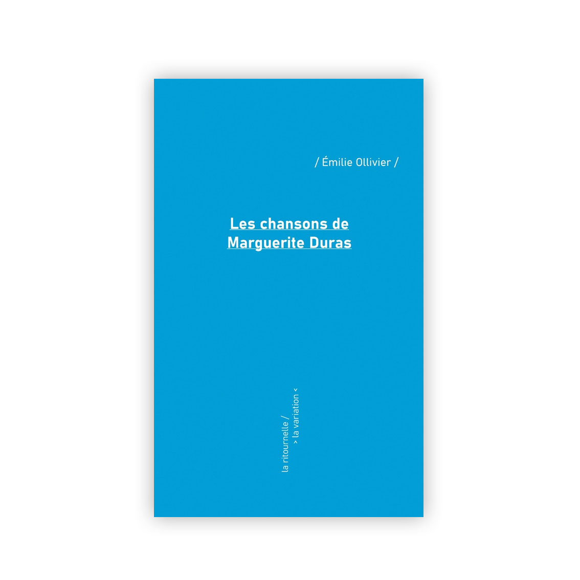 Quel rapport pourrait-il y avoir entre Jeanne Moreau et Ella Fitzgerald ? Ou encore entre Dolly Parton et Hervé Vilar ? À cette question, il vous sera désormais possible de répondre tout naturellement « Marguerite Duras ». Les chansons de Marguerite Duras est un texte qui plonge dans les productions de l'autrice pour y déceler les traces de chansons populaires et interroger leur présence. Les chansons y sont souvent des miroirs et constituent des repères essentiels pour la compréhension de ce qui fait Å'uvre. Elles construisent des ponts et invitent, au sein d'un espace familier, les lecteur-ices attentif-ves à envisager une nouvelle vision des travaux de l'écrivaine.