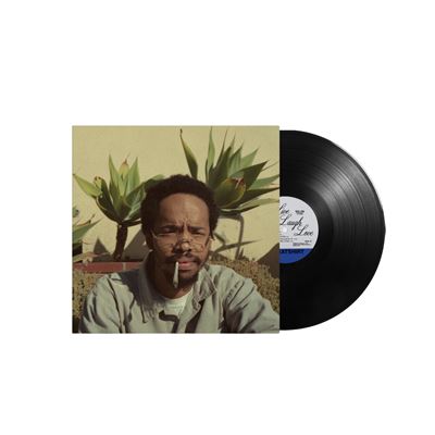Deux ans après la sortie de son album en collaboration avec The Alchemist, l'ancien membre du collectif iconique Odd Future revient avec son album « Live Laugh Love ». Avec Live Laugh Love, Earl signe un album à la fois intime et contrasté. Entre clarté et obscurité, il raconte un quotidien où la joie se choisit malgré les contradictions. Le disque, porté par le single "TOURMALINE", mêle nostalgie, ironie et vérités brutes, dessinant un portrait sincère de sa façon de vivre aujourd'hui.